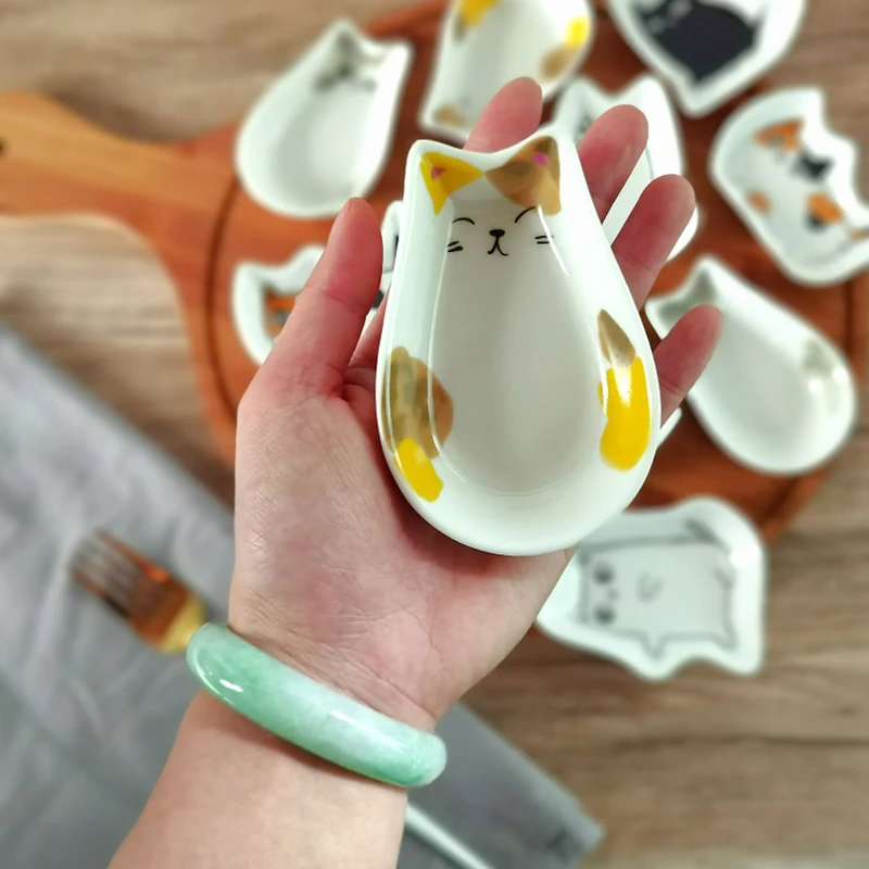 Cat Shaped Ceramic Sauce Dish Cartoon Kitten Soy Vinegar Dipping Plate Small Appetizer Seasoning Bowl Home Tableware Decor Gift