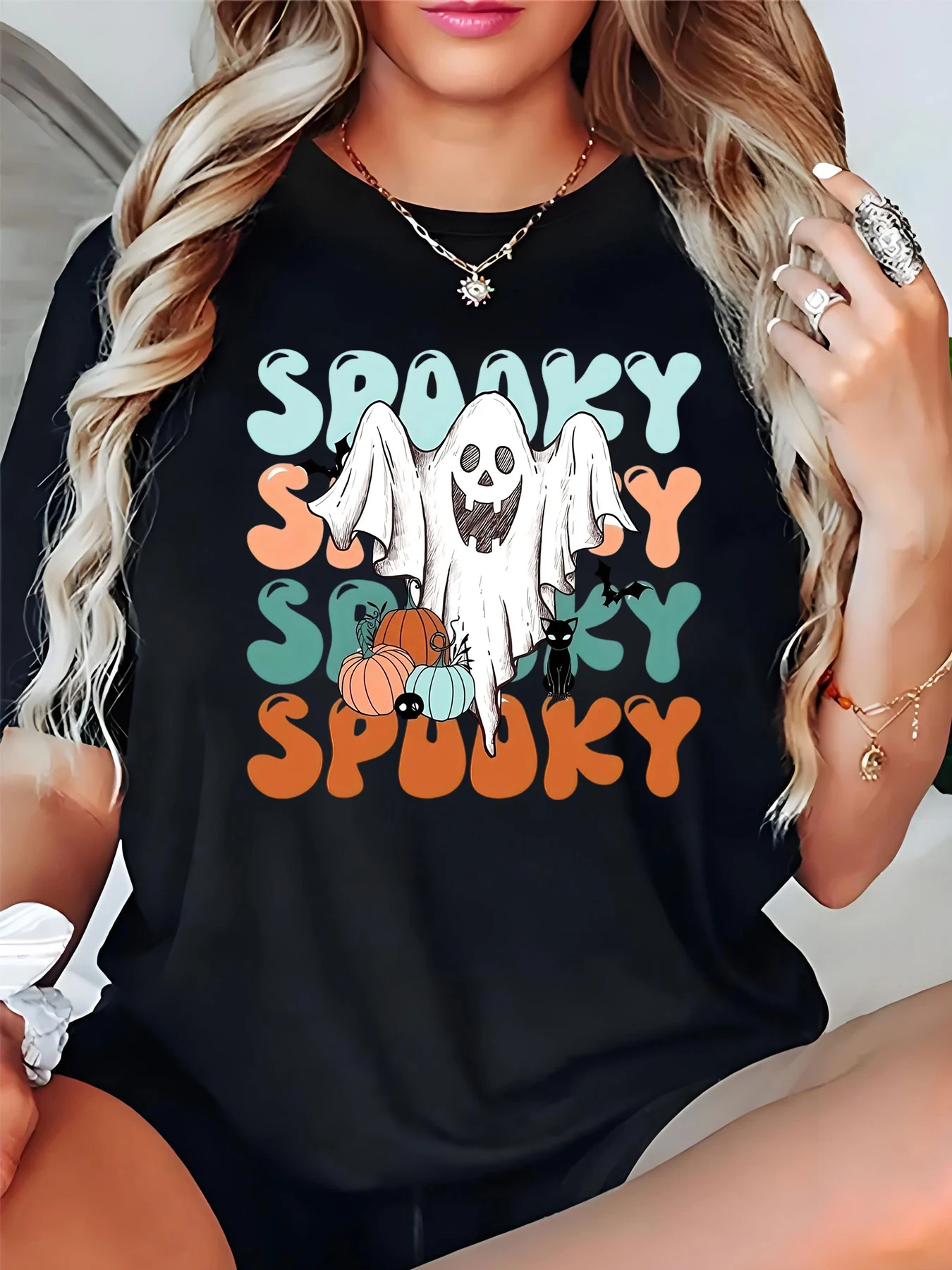 

Женская свободная футболка с принтом тыквы «Жуткий призрак» на Хэллоуин