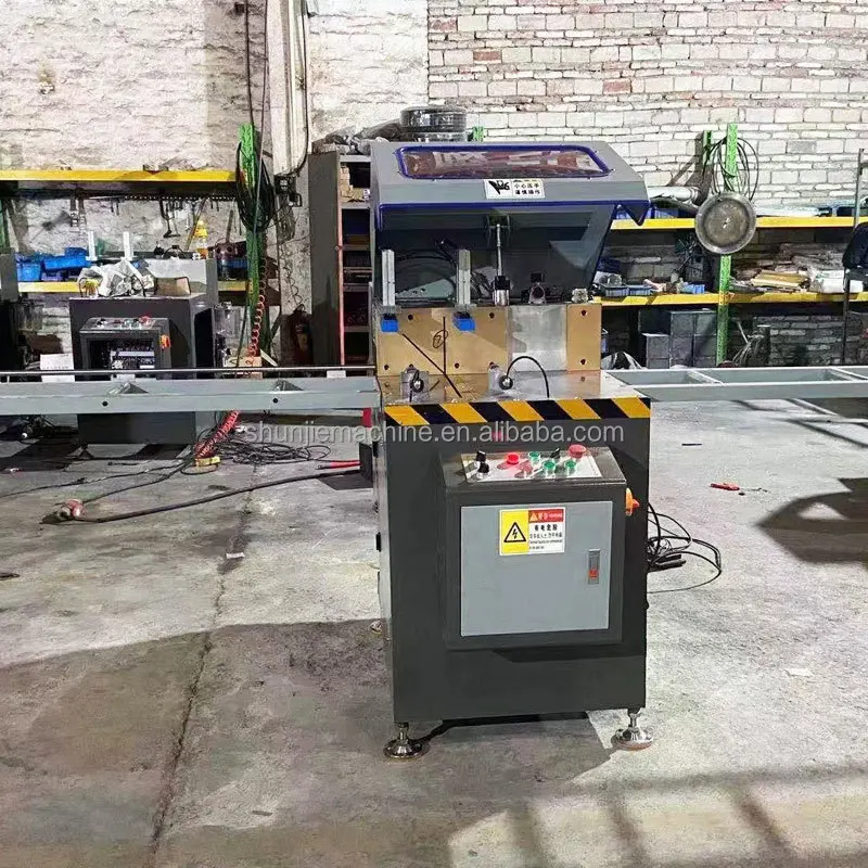 550 45/90 องศาโปรไฟล์อลูมิเนียมเครื่องตัดมุมอเนกประสงค์ประตูโลหะผสม Windows เครื่องทํา