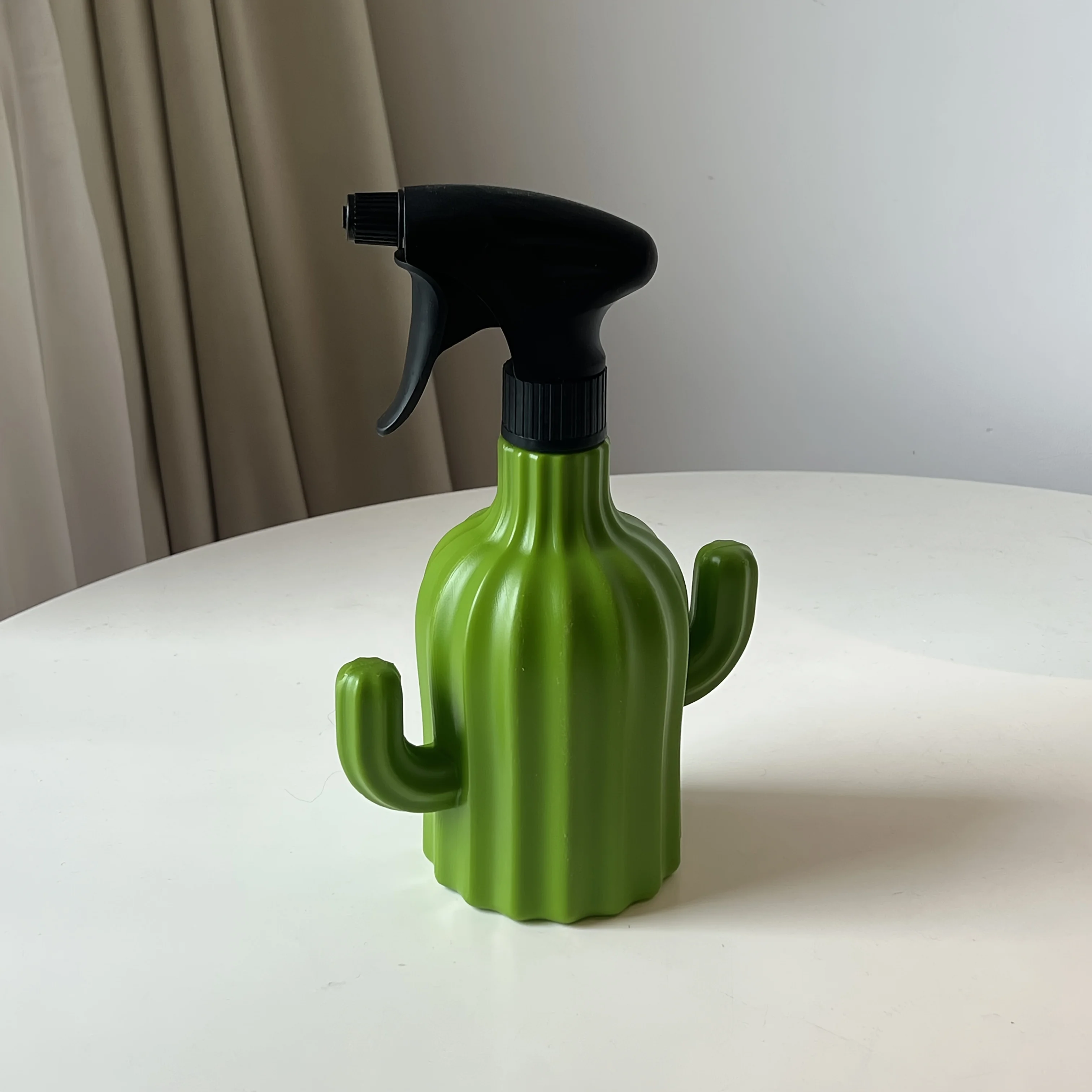 Small Plastic Watering Can with Spray Nozzle - Cute Suitable for Plants, Gardens, /Outdoor Use, Non- Misting Bottle, Decorative