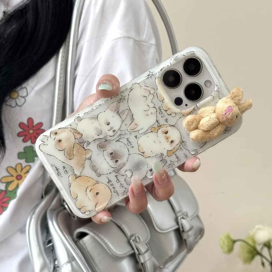 水墨画風のかわいい3DミニぬいぐるみうさぎのiPhoneケース（iPhone 14、15、16 Pro Max、16 Pro対応） ﻿
