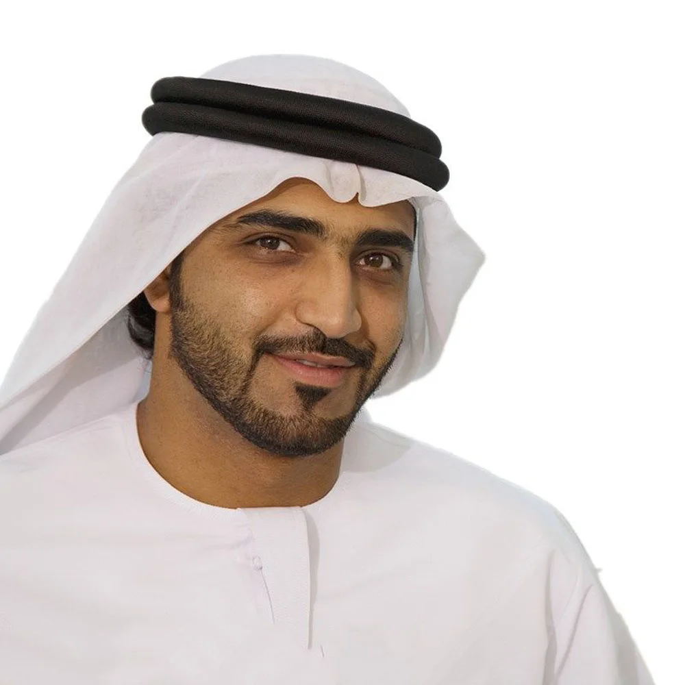 The Richest Man in The World Cup in Qatar, The Prince\'s Shirt, Arabian Headscarf, Cos Clothing, White Robe and Hat Suit