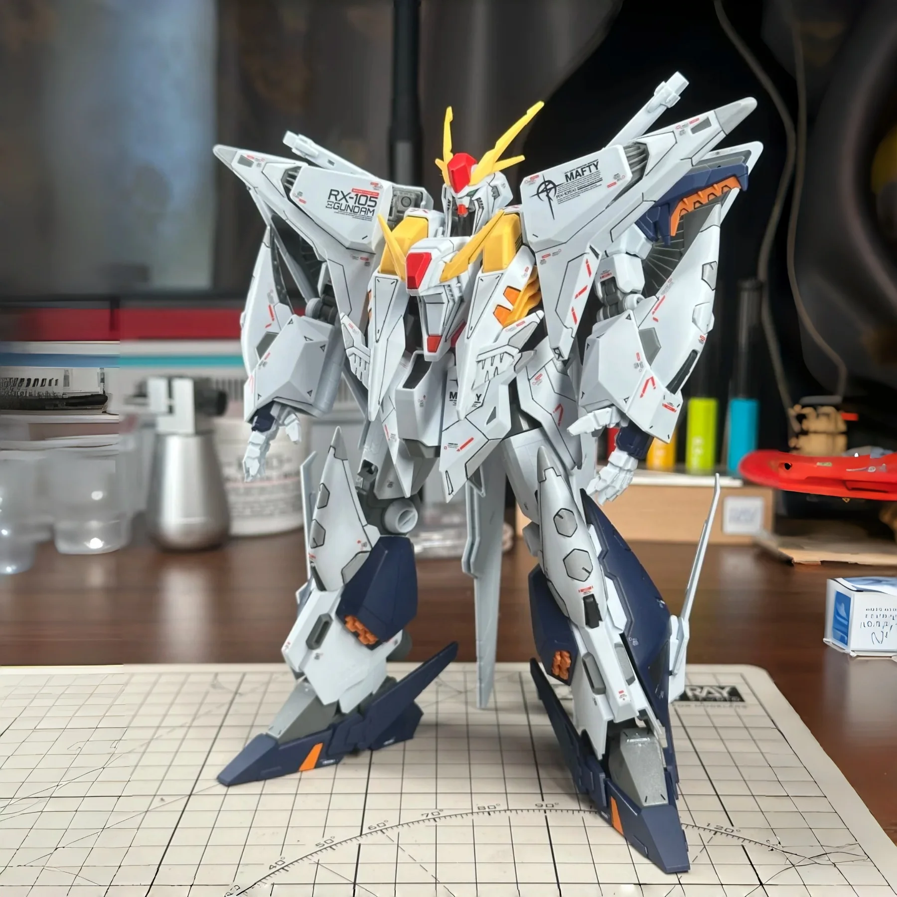 

Jujiang Hg Rx-105 Xi 1/144 Scale Mecha Assembly Model Kit Action Figure Robot Toy For Hobbyists Plastic Model Collection Gifts