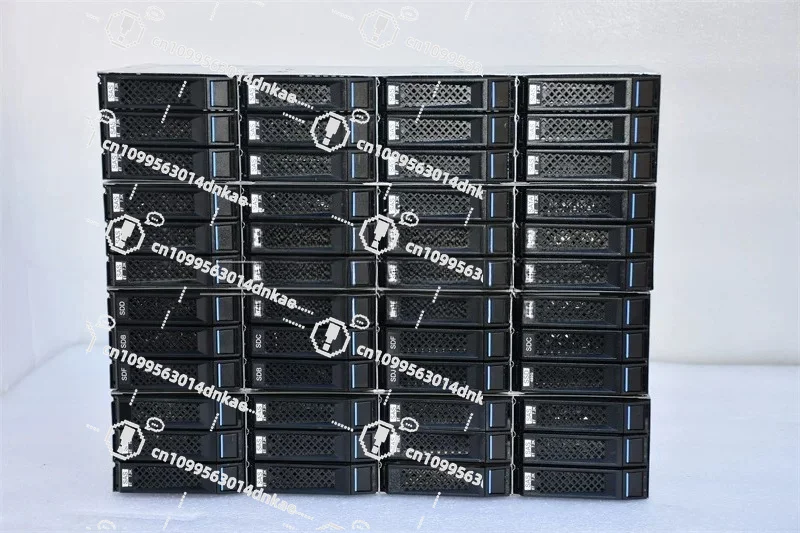 12-Disk 3.5-inch Hard Disk Cage Hot-swappable 8087 Interface D-type 4ping Power Supply SAS/SATA Storage (not Brand New)