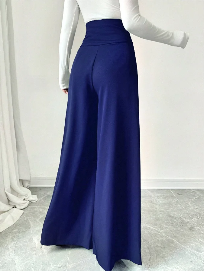 Женские элегантные и модные брюки с высокой талией.