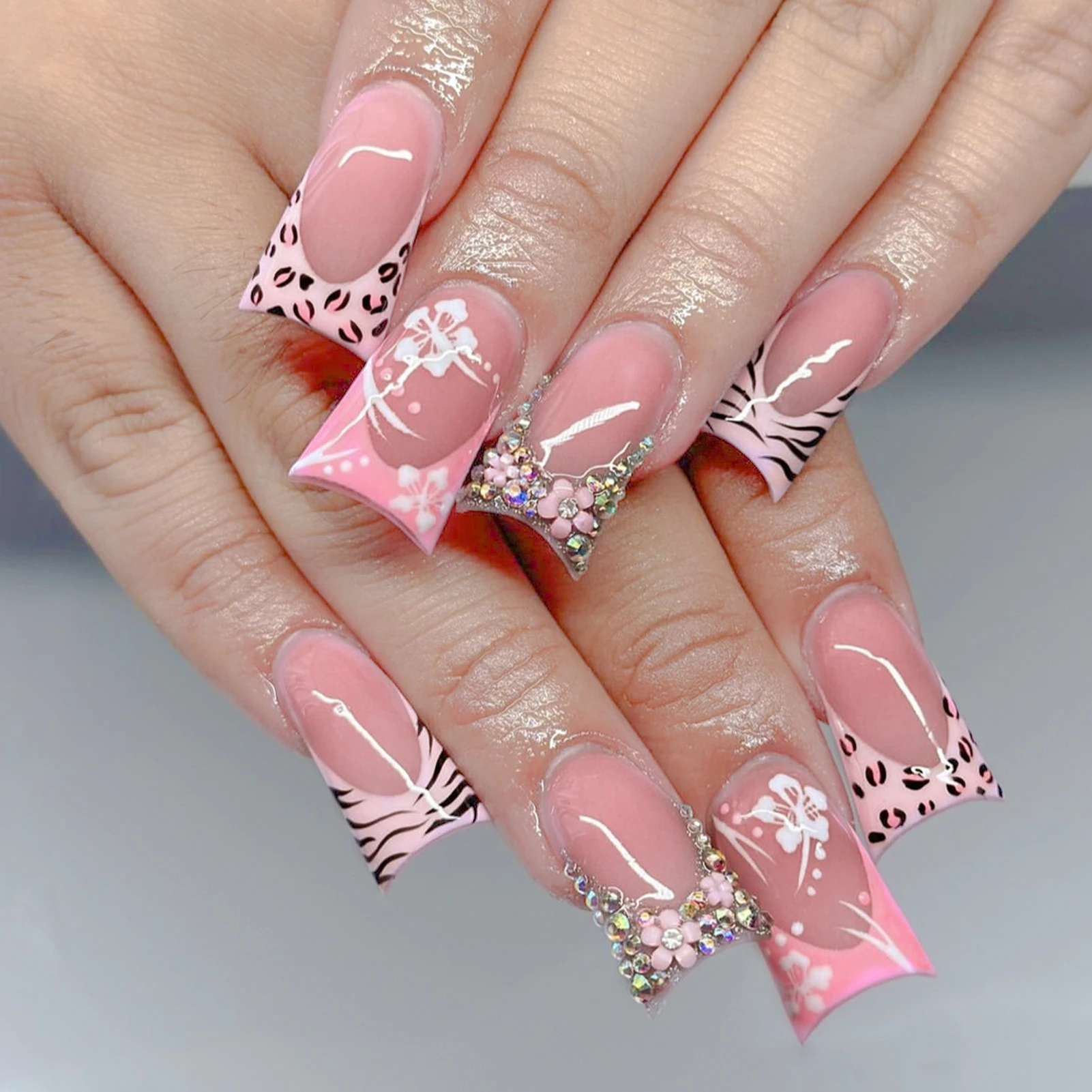 24 Uds uñas postizas de pico de pato rosa estampado de leopardo uñas postizas de estilo francés con flor colorida Flash diamante prensa en uñas usables