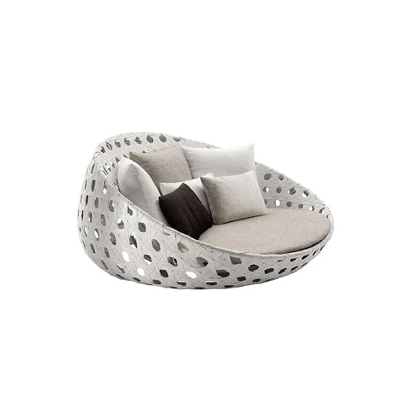 Villa pool bed outdoor bed balcony courtyard leisure rattan chair lounge chair sofa chair beach outdoor hotel furniture