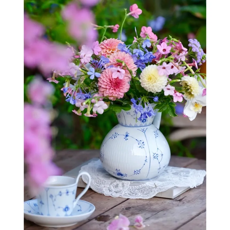 Italian blue and white porcelain classic Tang grass replica lace pattern kettle shaped ceramic vase decoration ornaments