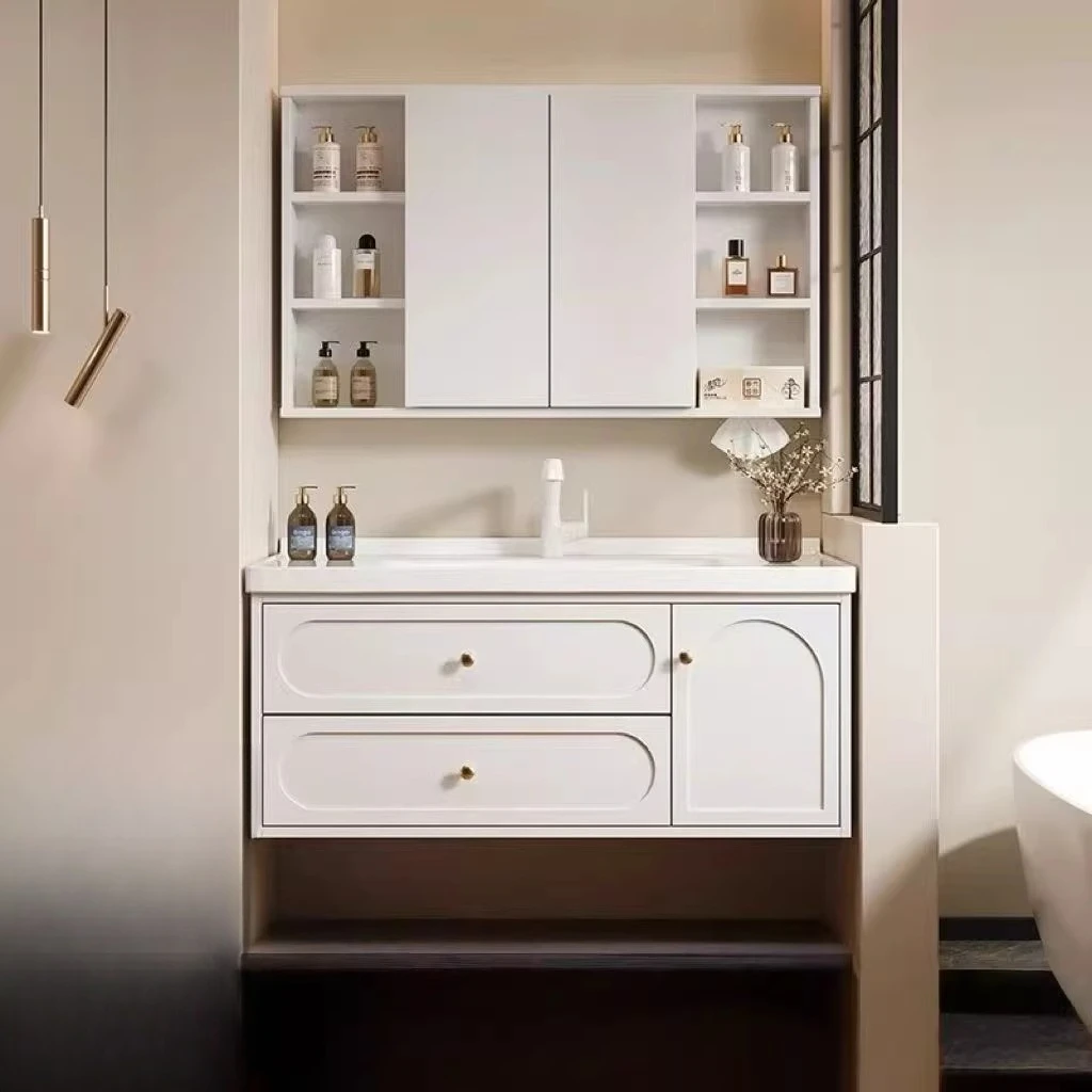 

Белая комбинированная тумба для ванной комнаты, настенная, с простой раковиной.