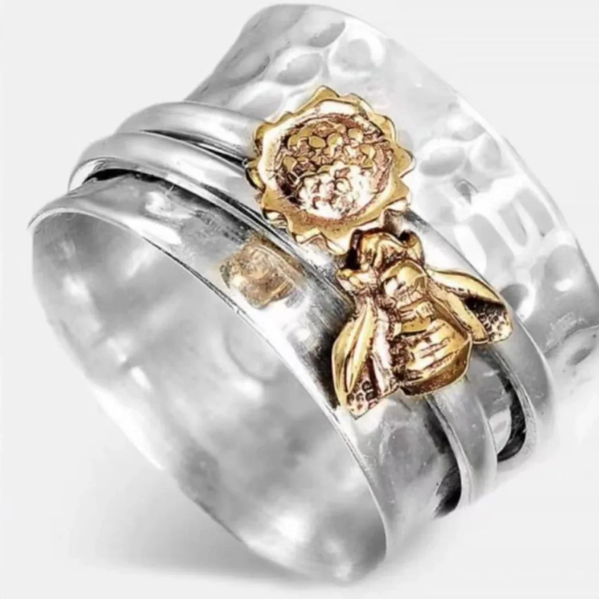 1pcs New Accessories Europe and The United States Simple Broad Version of The Bee Flower Two-colored Lady Insect Ring