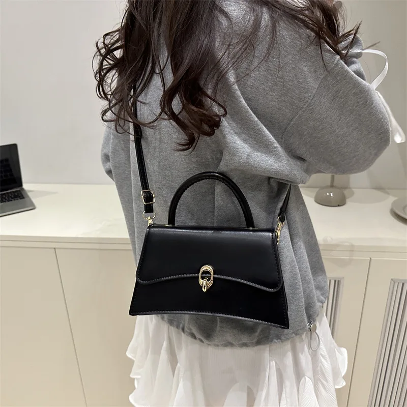 

Осенне-зимняя модная маленькая квадратная сумка 2021, нишевая повседневная сумка через плечо, женская сумка через плечо