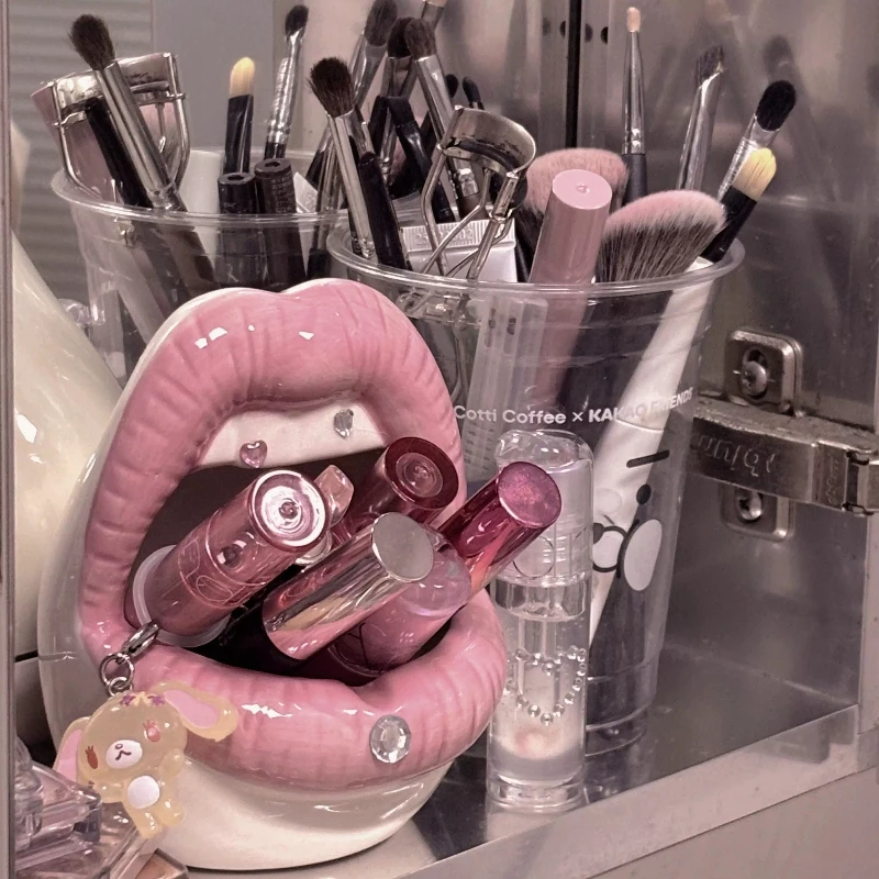 Creative funny lips ceramic storage ornament,lipstick storage bucket,ceramic ashtrays, home desktop decoration ornaments gifts
