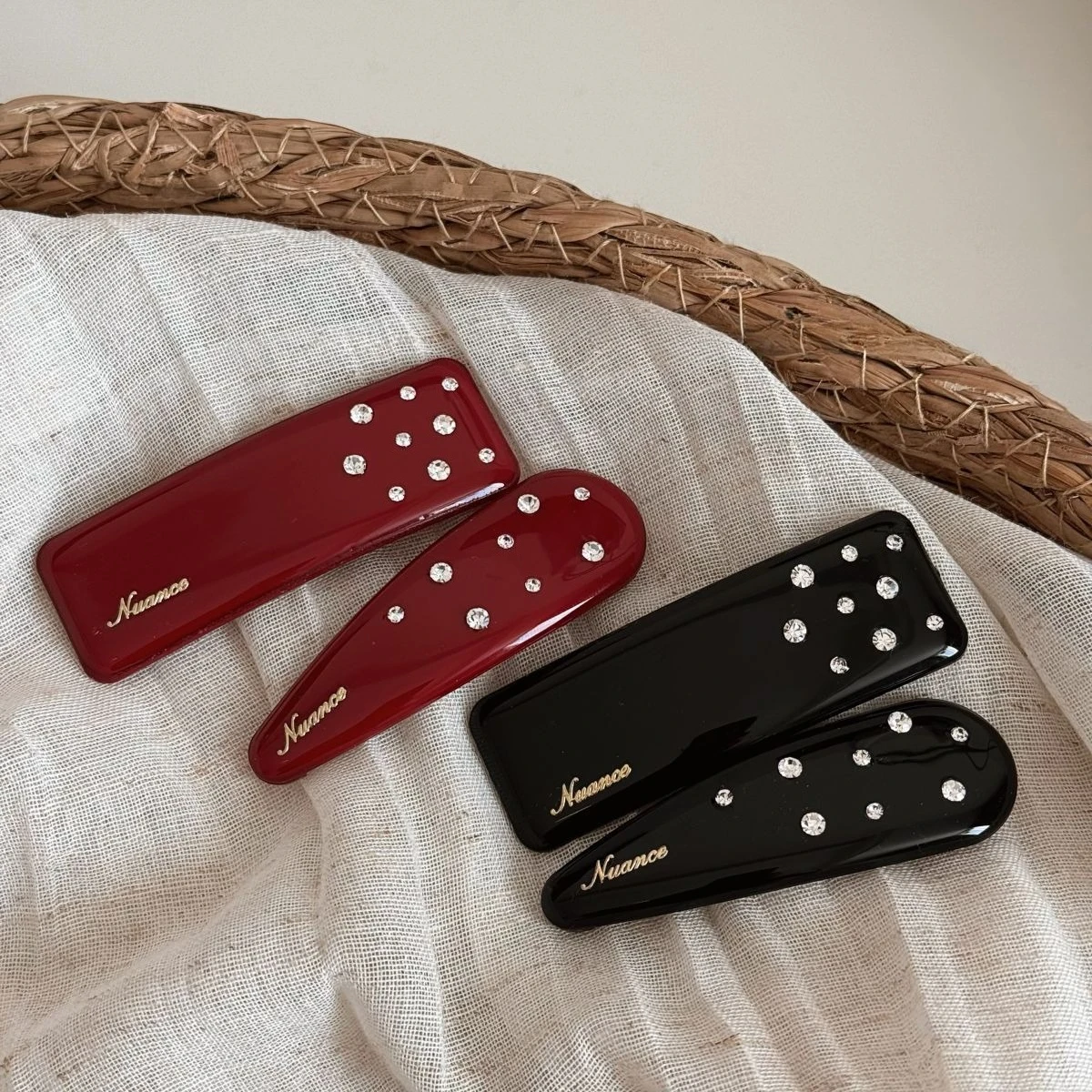 

Rhinestone Clip Hairpin with Red BB Clip on the Side Simple and Versatile Bang Clip Elegant Hair Accessory