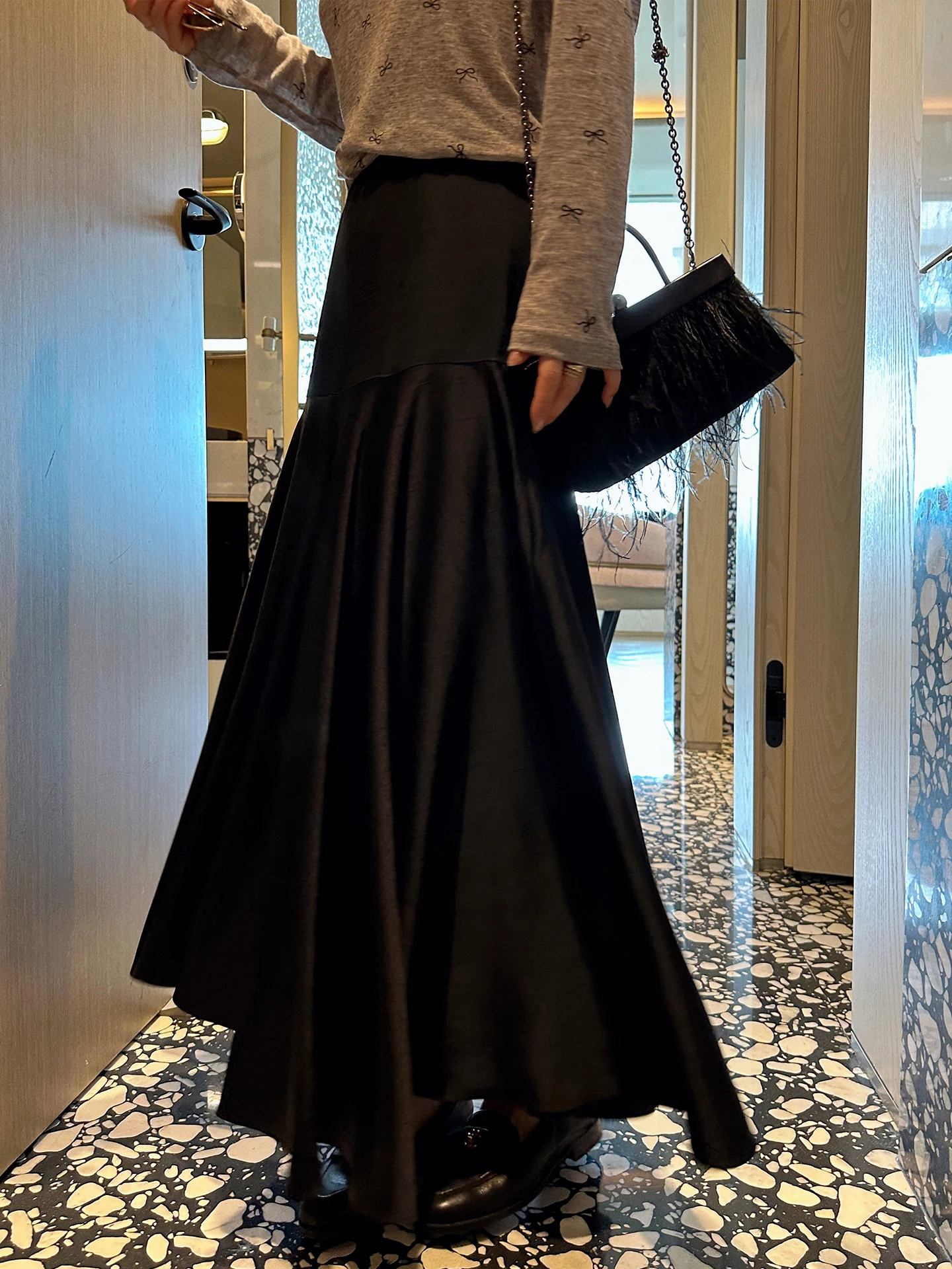 

Женская длинная юбка Liberlin Sisy из шелкового атласа и шифона с драпировкой, для повседневной носки, фасон «рыбий хвост», весенняя коллекция, А-силуэт, миди