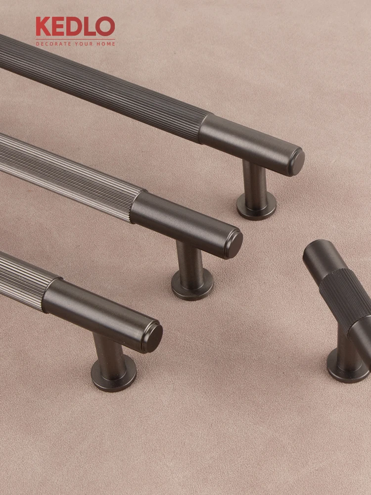 KEDLO Massiver Messinggriff in Gunmetal-Optik, 500 mm lang, Küchenschranktürgriff, gebürsteter Messinggriff, Schubladengriff, antiker Messing-T-Griff – Detail 3
