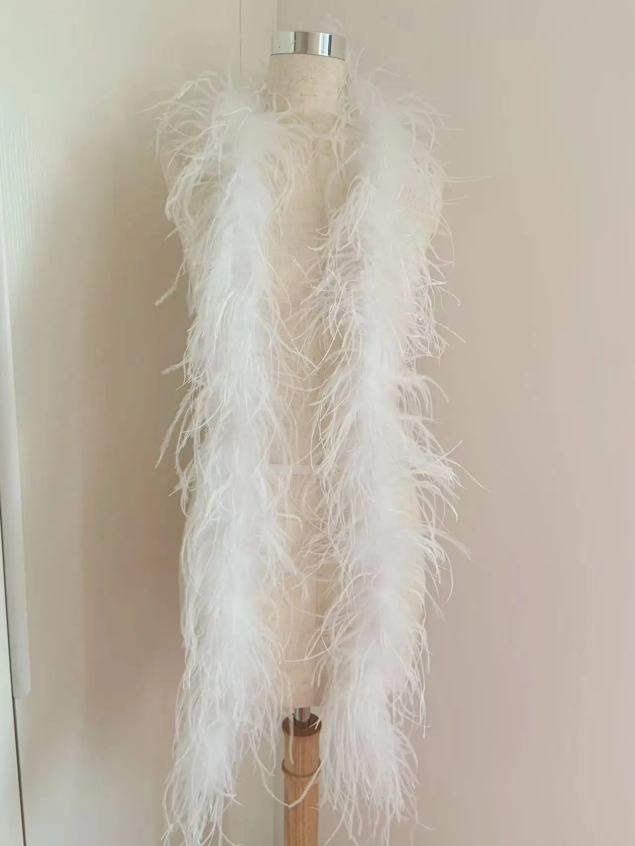 

Free Shipping 2 Yards Off White Plume Tassel Ostrich Feather Fringe Trim for Couture,Handcrafts,Hair Strip,Party Gown Supplies