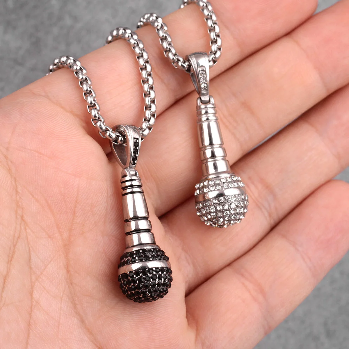 Host Singer Microphone Long Men Necklace Pendant Chain Punk for Boyfriend Male Stainless Steel Jewelry Creativity Gift Wholesale