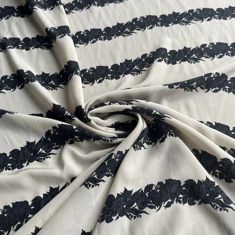 

1 метр 100% шелк тутового шелкопряда 17 Момми креп шелковая ткань кремовый-бежевый цветочный принт 138 см 53 "в ширину двор JJ510