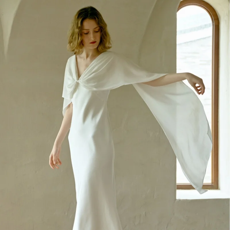 

Minimalist Greek Style Light Wedding Dress with Veil and Morning RobevCollared Slim Fit Sleeveless Mini Dress with Small Train