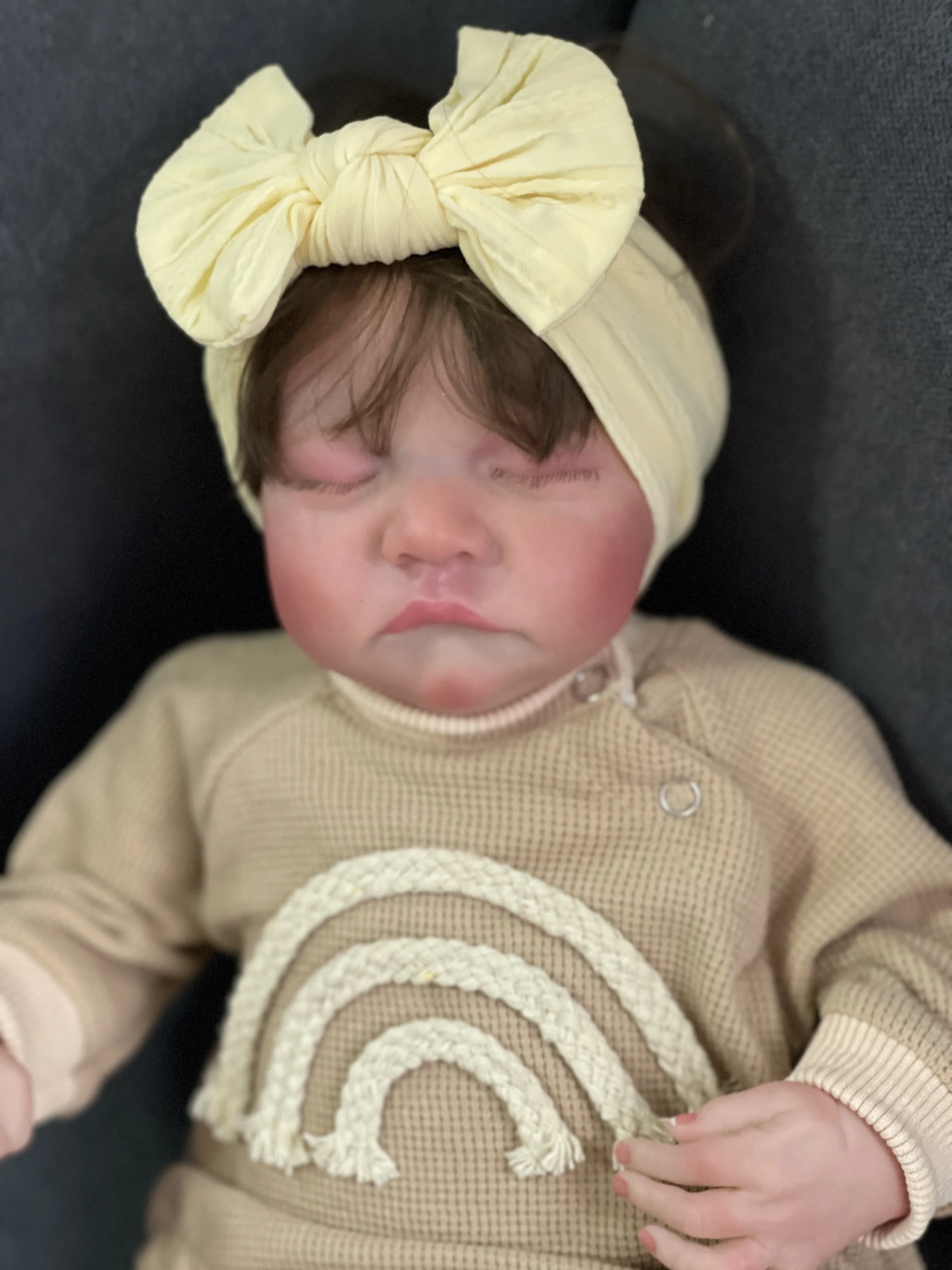 48cm Śpiąca Levi Miękka tkanina Body Noworodek Realistyczna Cuddly Baby Reborn Doll z ręcznie ukorzenionymi włosami Widoczne żyły Kolekcjonerska lalka