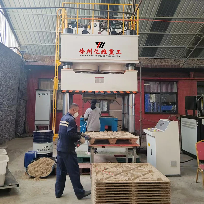 Automated Production of Wood Chip and Sawdust Forklift Pallets 1600-Ton Hydraulic Press Machine for