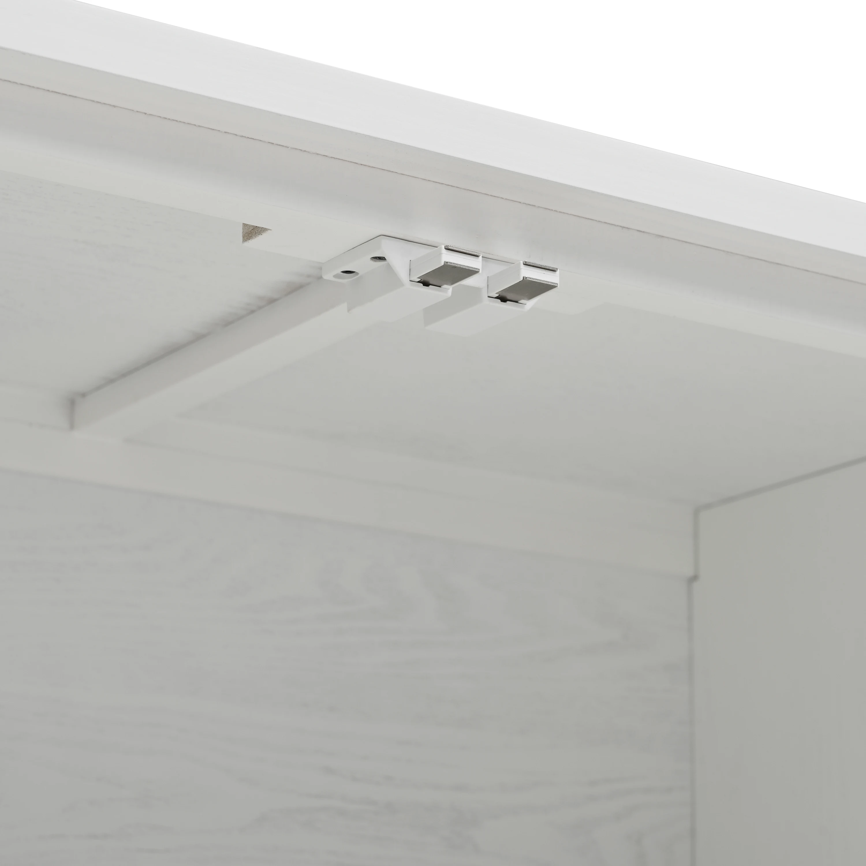 تتميز خزانة جانبية أنيقة بأبواب متموجة ومتطورة مع تصميم أخدود مقوس في تصميم أنيق بأربعة أبواب، قابل للتعديل