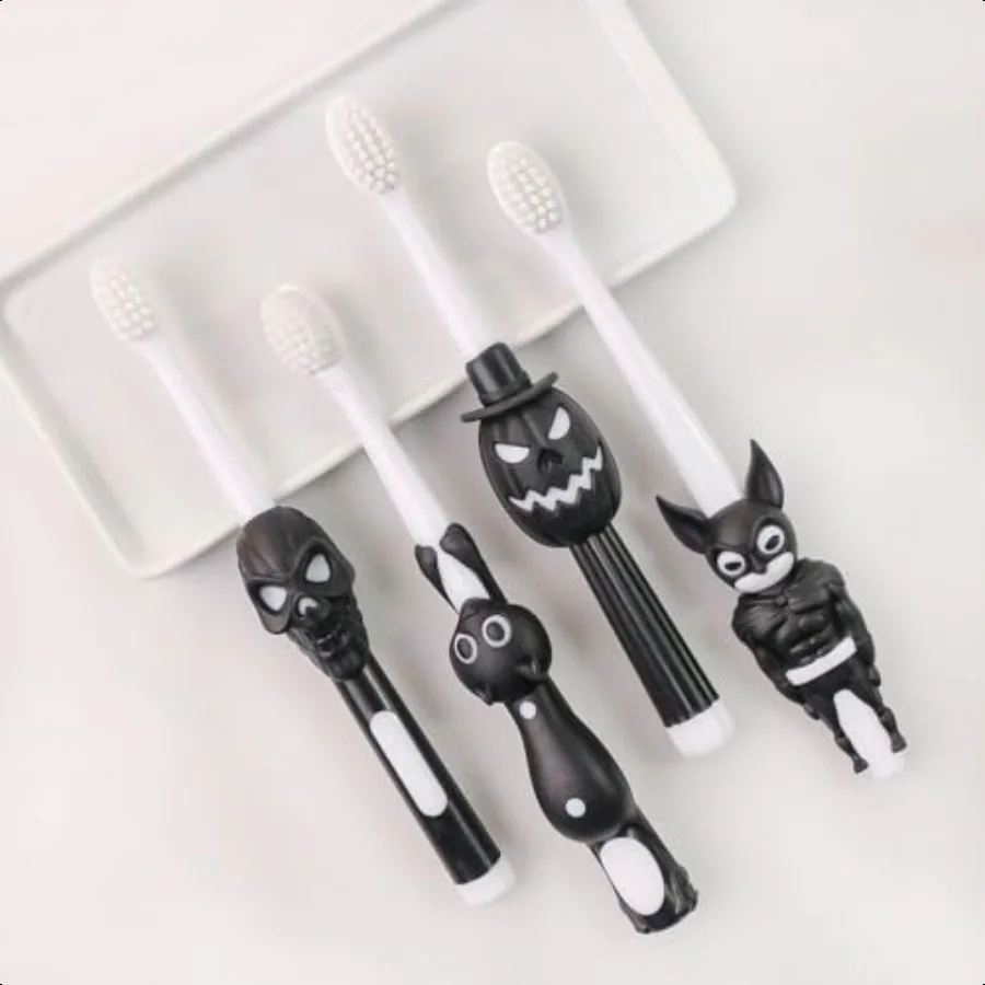 DR PERFECT Halloween-Handzahnbürste, weiche Borsten, 4 Stück, eine Packung, ein Skulla-Fledermaus, eine Pumpkina-Katze im Lieferumfang enthalten