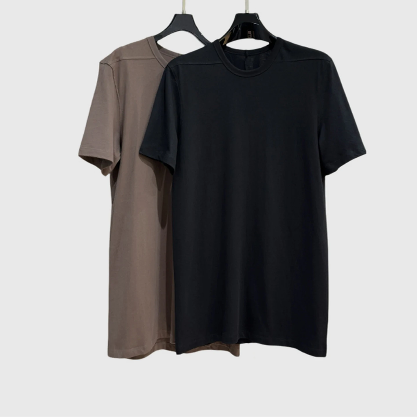 

Мужская футболка Slim Fit с коротким рукавом, базовая, однотонная, модная, летняя, уличный стиль, круглый вырез, средней длины, хлопковая.