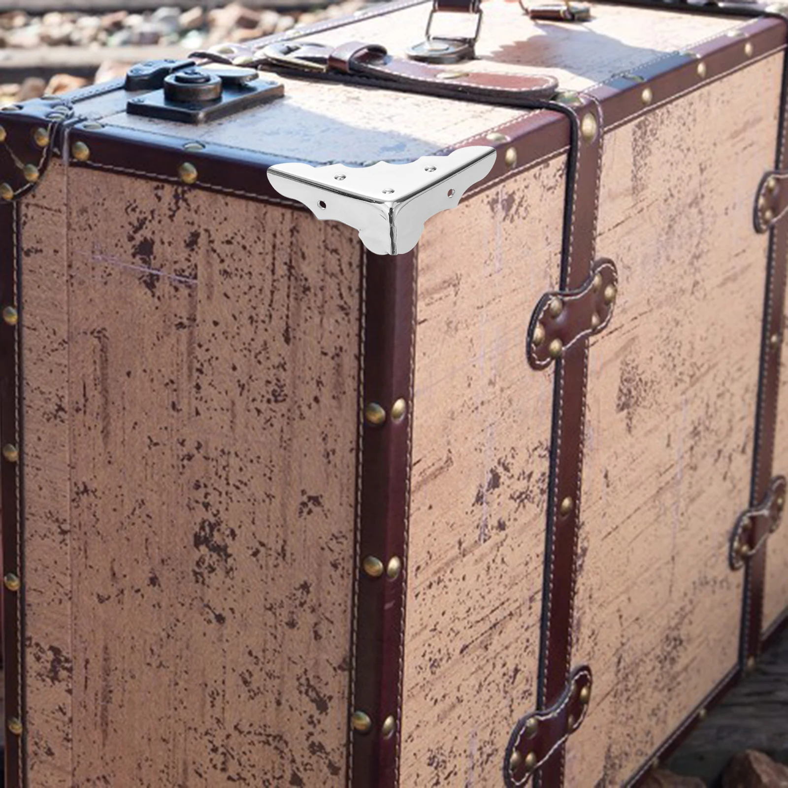 

4 pcs Guitar Box Corner Protector Metal Case Cover Durable Practical Decorative Scrapbook Album Book Elegant Detail