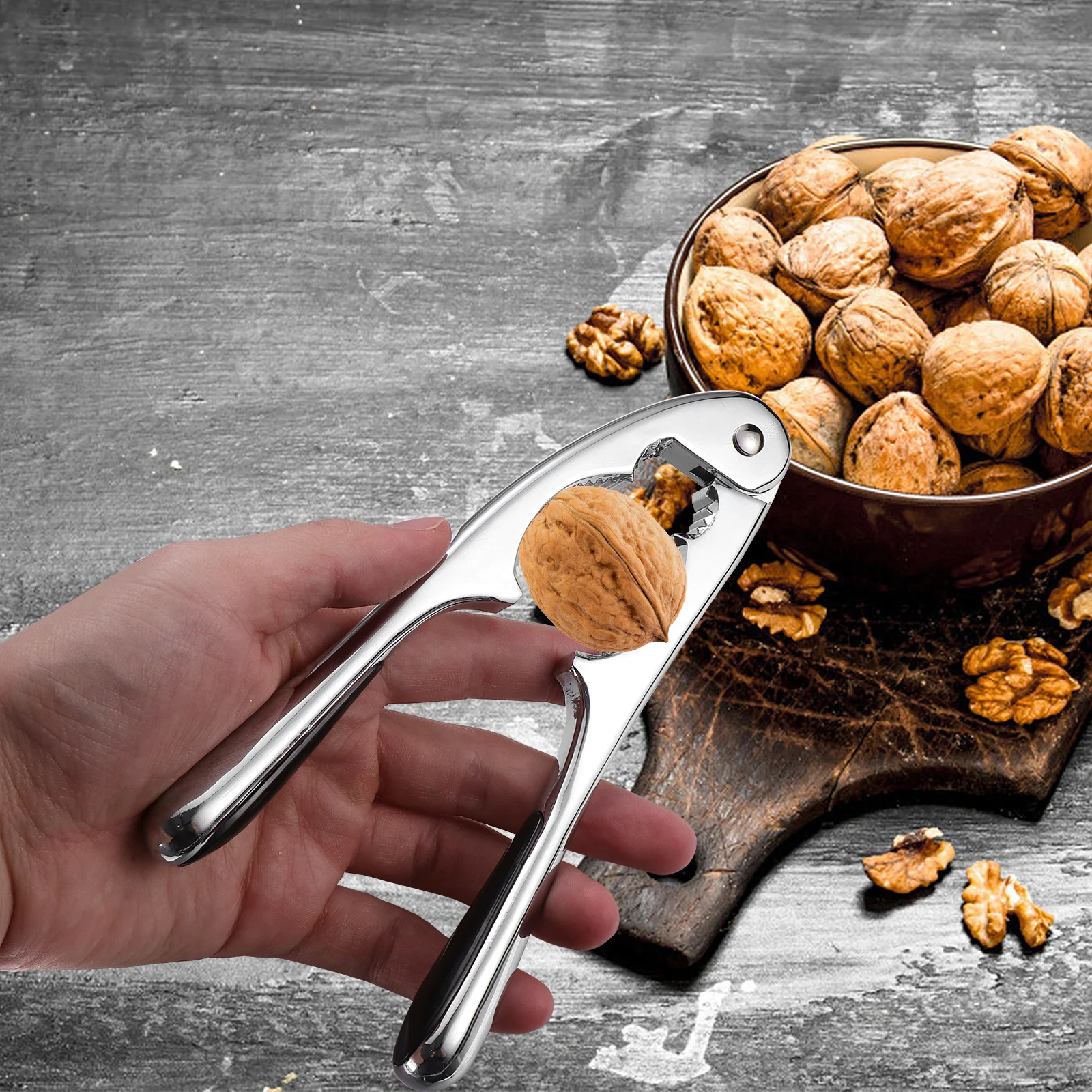 

1Pcs Handheld Nut Opener Strong Zinc Alloy Cracker for Walnuts Almonds Pecans Comfortable Handle Time Saving Kitchen Tool