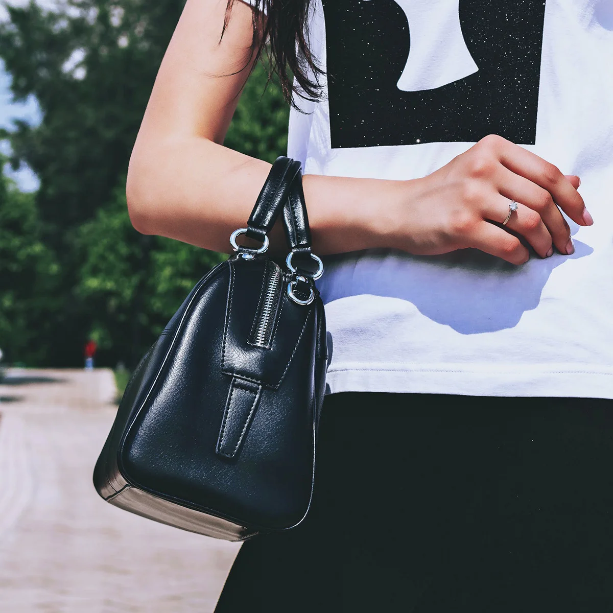 

Needle Crochet Bag Bottom Shaper PU Base with Smooth Gloss Lamination for DIY Handbag Making Sewing Accessories Black