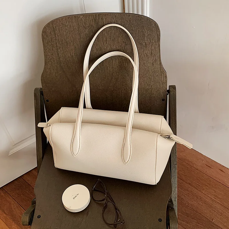 Women Pillow Shoulder Bag Large Capacity Pu Leather Fashion Designer Big Totes for Ladies Handbag for Daily Commute,Underarm Bag