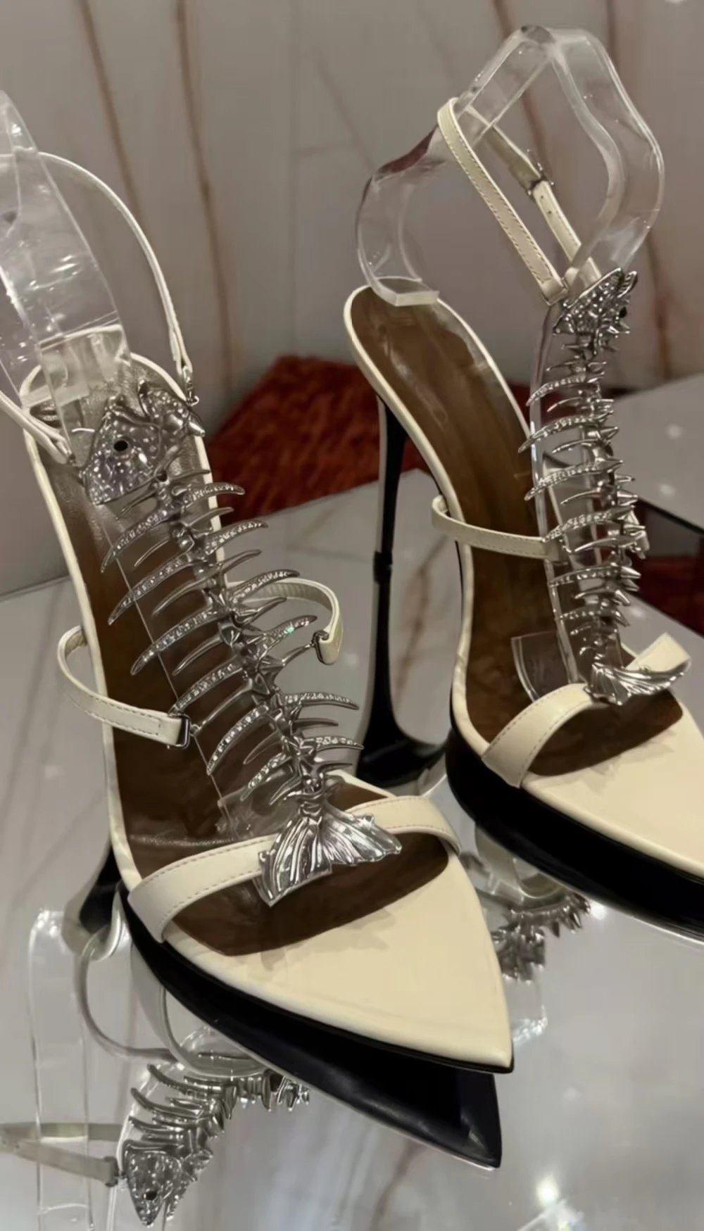

Avant Summer New Red Carpet Cool Women's Metallic Fish Skeleton Pointed-Toe Sandals Leather Buckle Straps Design Stiletto Heels