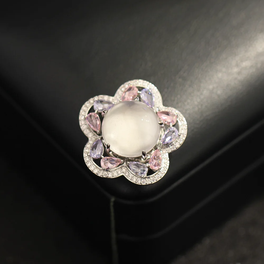 高級ピンクパープルジルコン象嵌花びらブローチ、高級ジュエリー磁気バックル付き女性用服飾アクセサリー