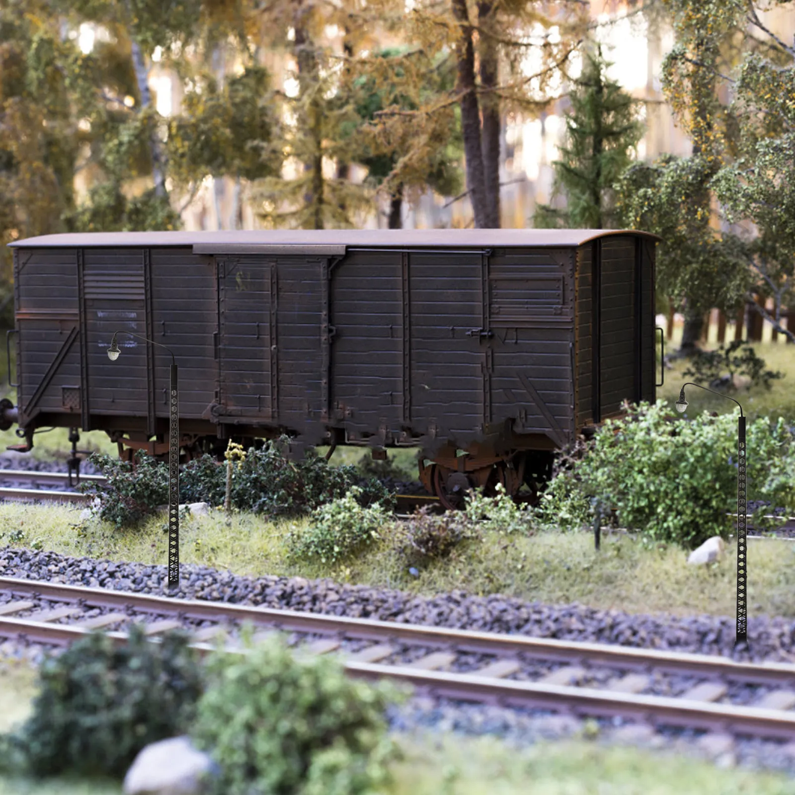 

2Pcs Mini Railroad Light ABS Metal Lamp Decor for Sand Table DIY Train Layout Scene Garden Ornament Mini Light Model