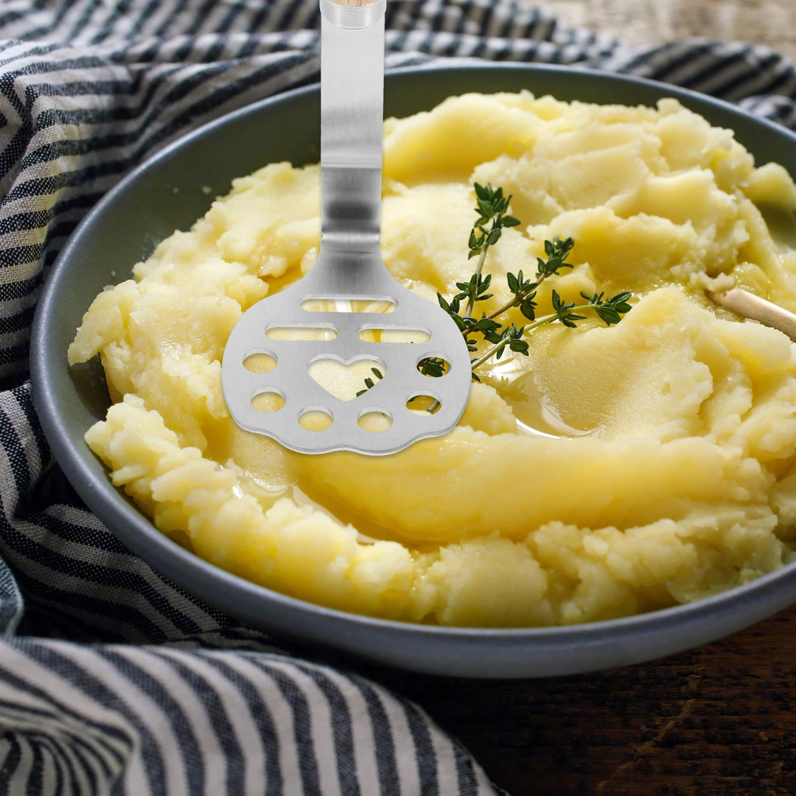 

Manual Potato Masher Stainless Steel Hand Press for Pumpkins Applesauce Berries Tomatoes Bananas Baby Food Maker