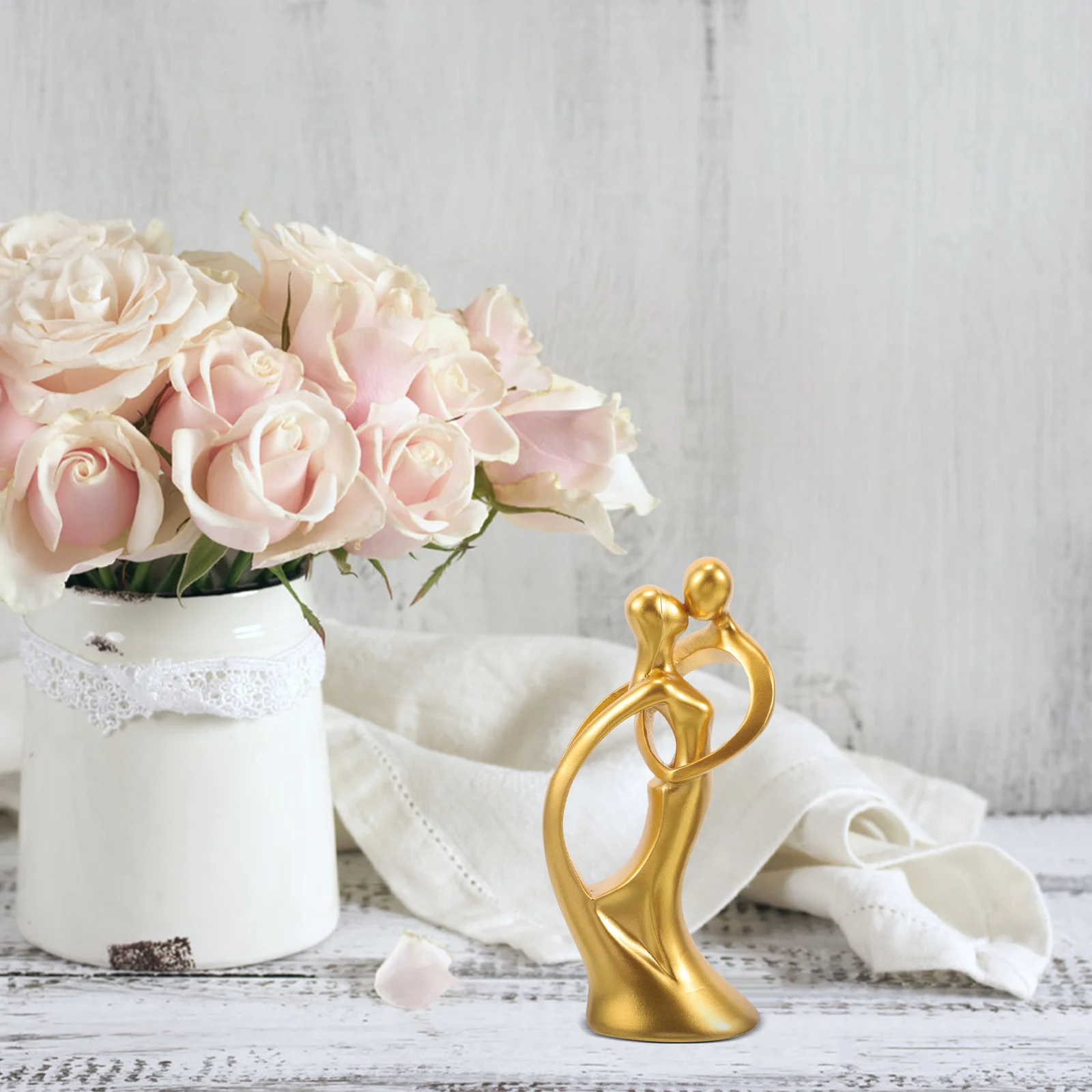 

Resin Couple Sculpture Abstract Lover Embracing Design Modern Home Decor Statue For Bedroom Bookshelf Wedding Table