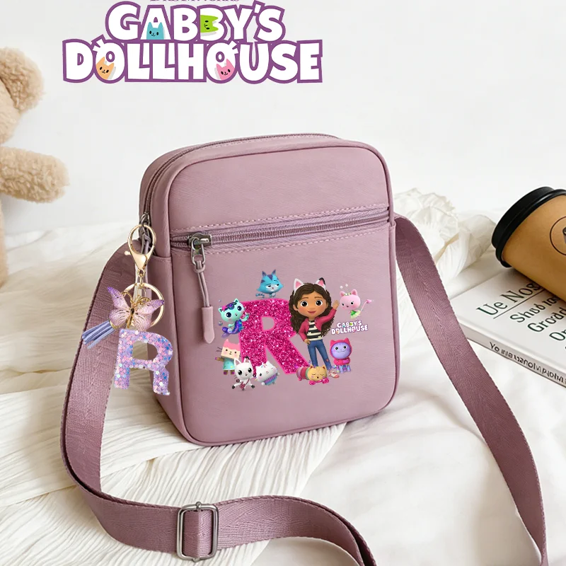 

Фиолетовые сумки через плечо Gabby Dollhouse, брелоки, сумка через плечо с мультяшным аниме-принтом и буквами A-Z, подарки на день рождения для девочек