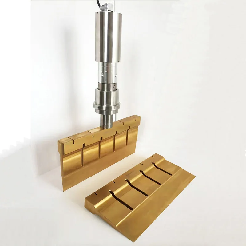 เครื่องมือตัดอาหารอัลตราโซนิกแบบกำหนดเอง 20kHz ใบมีดตัดเค้กอัลตราโซนิกโลหะผสมไทเทเนียม