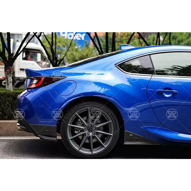 

Карбоновый боковой сплиттер-диффузор для Toyota GR86 ZN8 Subaru BRZ ZD8 2022+ (комплект обвеса)