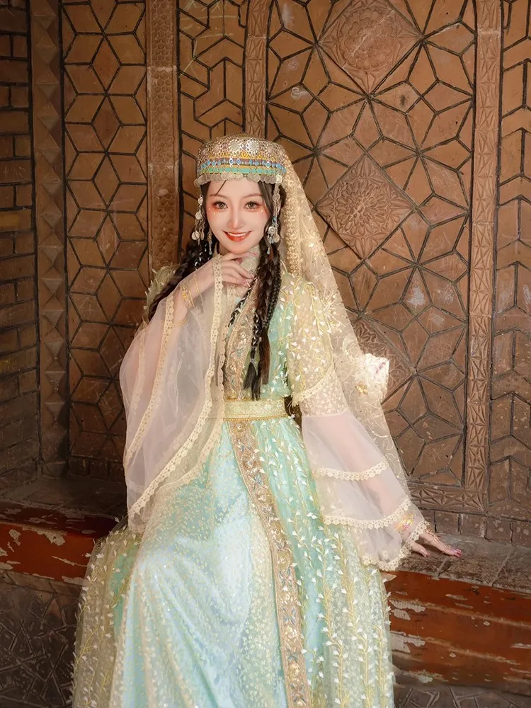 أزياء أداء التصوير الفوتوغرافي الغريبة والسفر