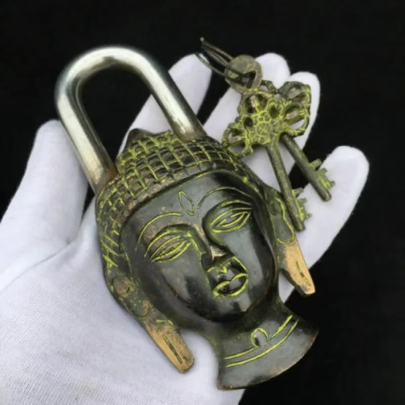 

Редкий китайский старый стиль, латунные резные реалистичные замки Будды и коллекция ключей, украшения, статуи для украшения