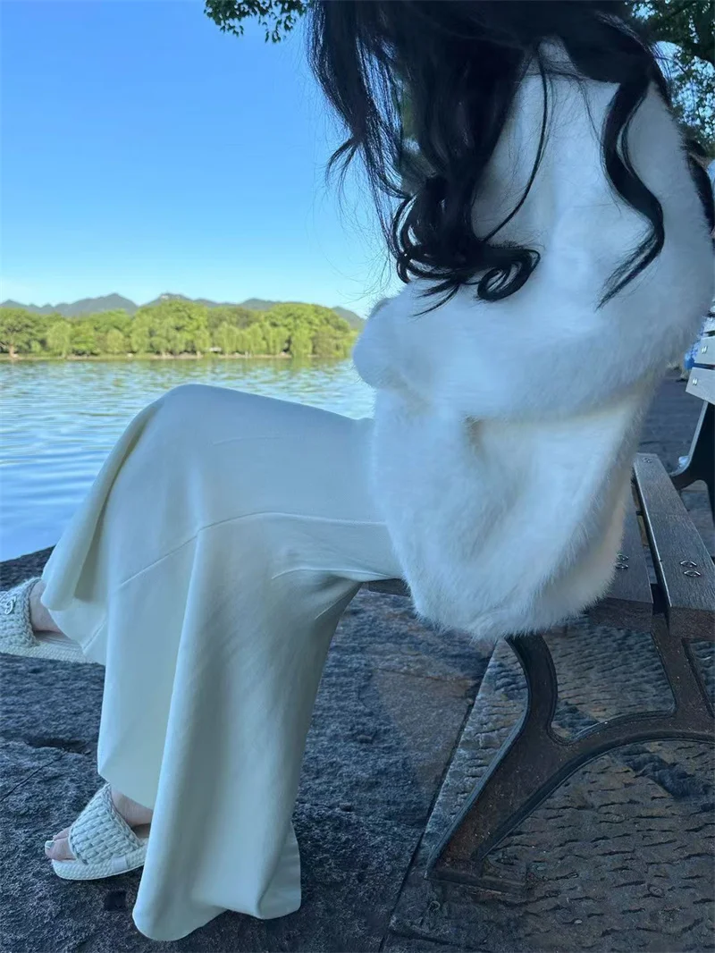 2025 ใหม่สีขาว faux Mink FUR เสื้อสเวตเตอร์ถัก,สไตล์วิทยาลัยผู้หญิงฤดูใบไม้ผลิและฤดูใบไม้ร่วงขี้เกียจหลวม V คอถักเสื้อ