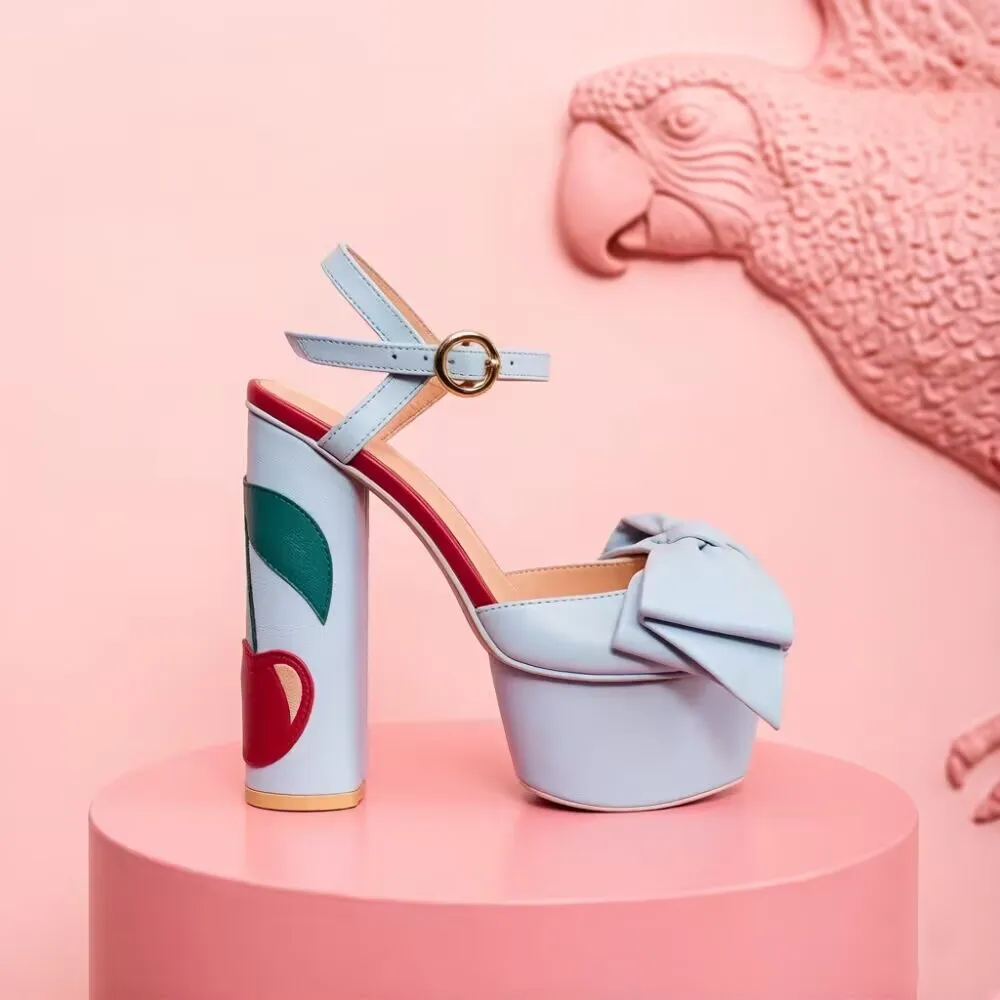 Sandalias de Plataforma con Tacón Grueso en Azul Claro/Rosa, Decoración de Lazo Grande, Detalle de Estampado de Cerezas, Sandalias Dulces con Punta Abierta
