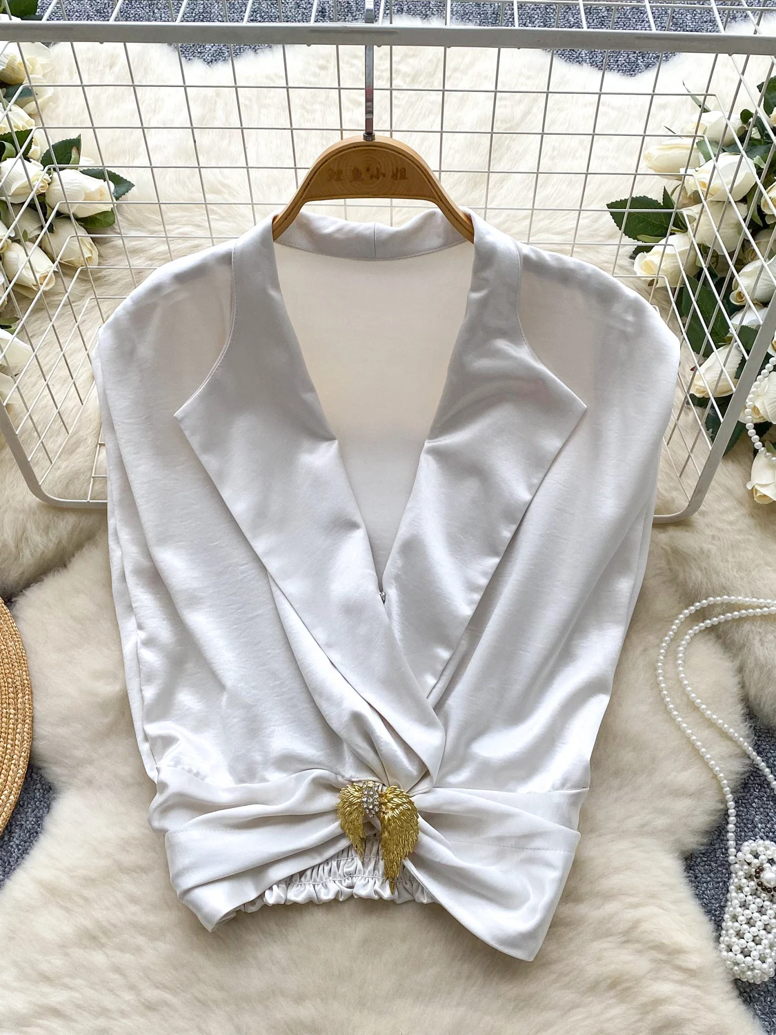 Luxuoso estilo britânico cetim sensação sem mangas terno colarinho csa fena verão fivela de metal crimento curto ba...