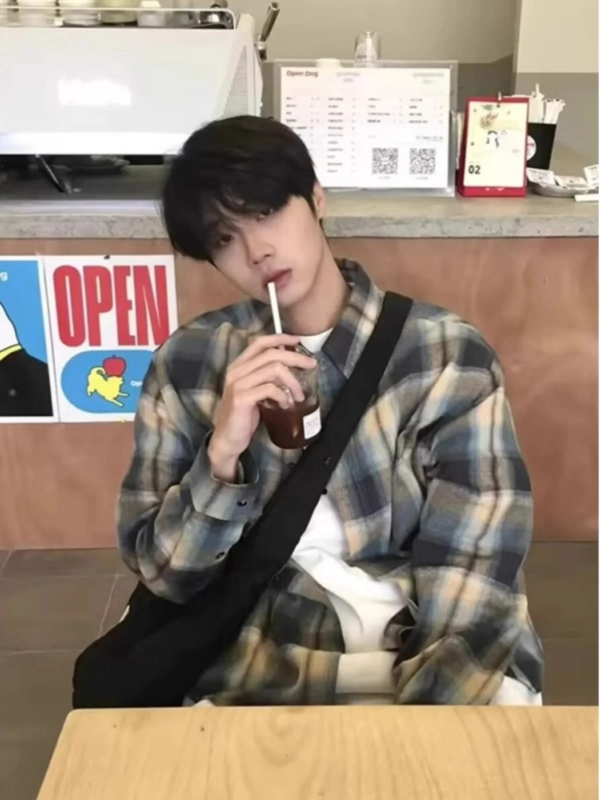 

Мужская свободная длинная рубашка в клетку из новой коллекции Spring Autumn, стильная и модная, для молодежи, от известного бренда.