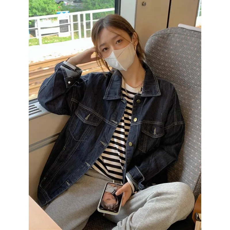 

Женская джинсовая куртка: осенняя верхняя одежда в винтажном стиле, с эффектом потертости, на одной пуговице, с отложным воротником, карманами, уличный стиль