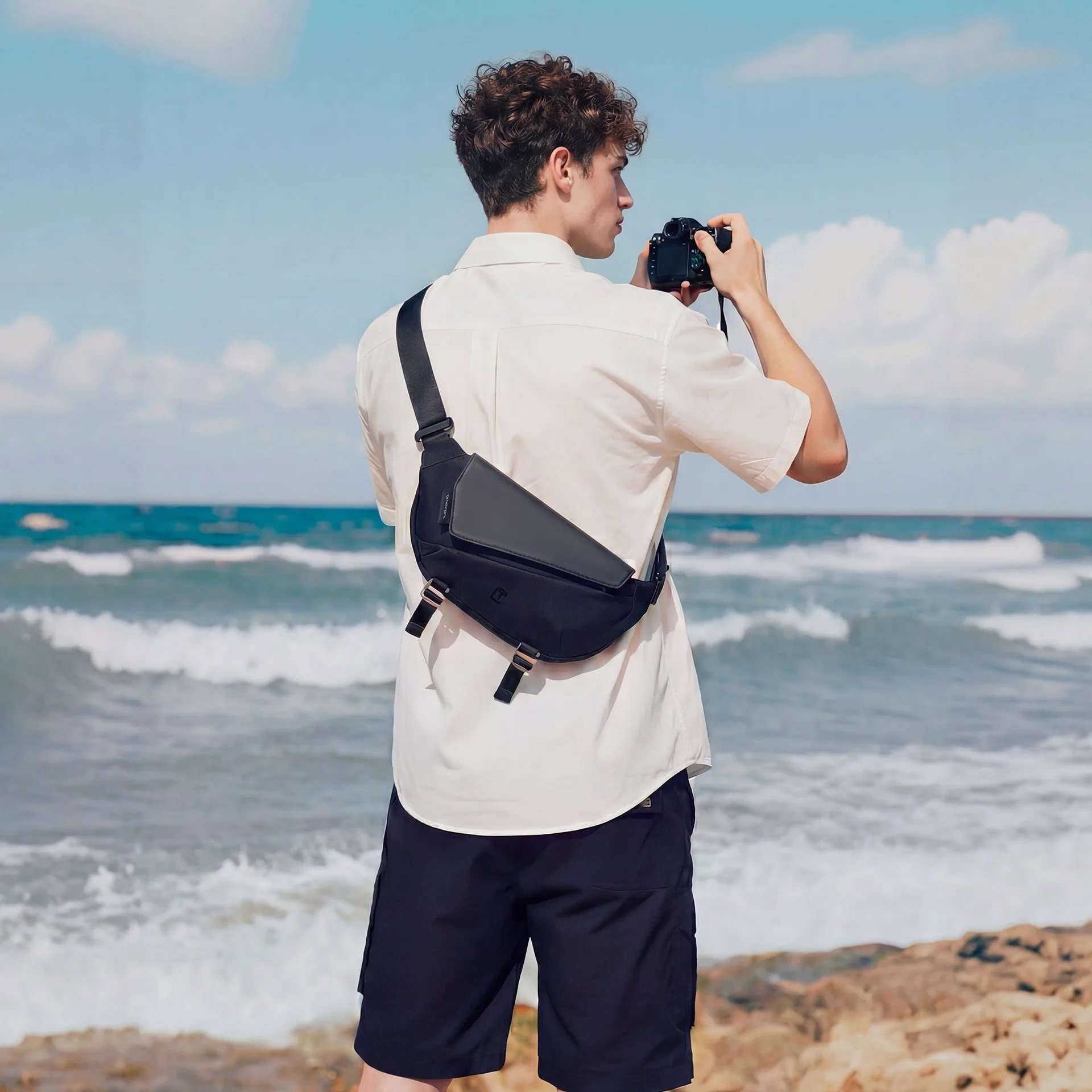 new-fashionable-lightweight-large-capacity-crossbody-bag-for-men-sports-waterproof-chest-bag-trendy-brand-oxford-cloth-material