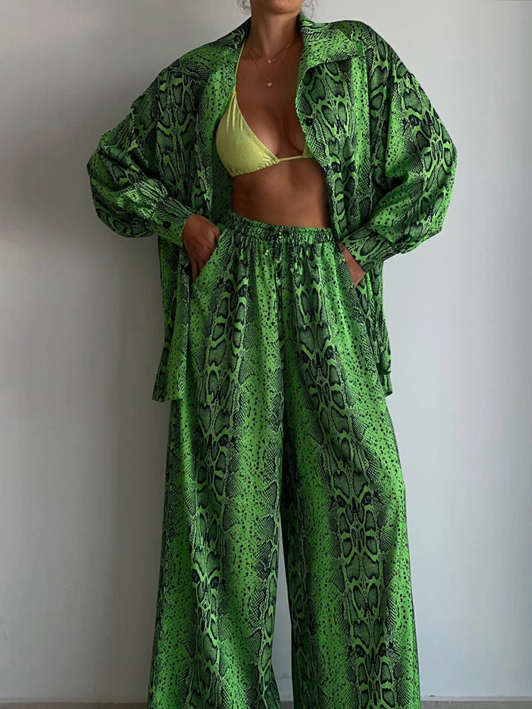 

Hiloc Cool Style Snake Print Green Pajama Suit Long Lantern Sleeve Full Placket Top Sets Woman Outdoor Floor-Length Pants Outfit
