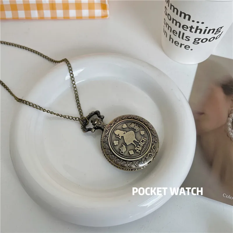 Retro Bronze Dream alice Rabbit Poker Carousel Accessory Quartz Pocket Watch Chain Necklace Pendant for Girl Women